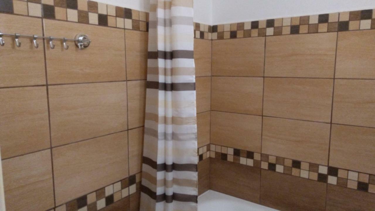 Gesztenyés Apartman Miskolc Exterior foto
